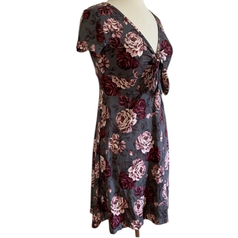 REBEL SUGAR Medium Floral Gray Burgundy short sleeve dress - Picture 2 of 16